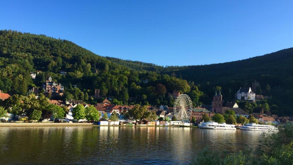 Hotel Fremdenzimmer am Brunnen Großheubach Exterior foto