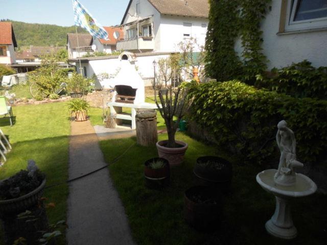 Fremdenzimmer am Brunnen Großheubach Exterior foto